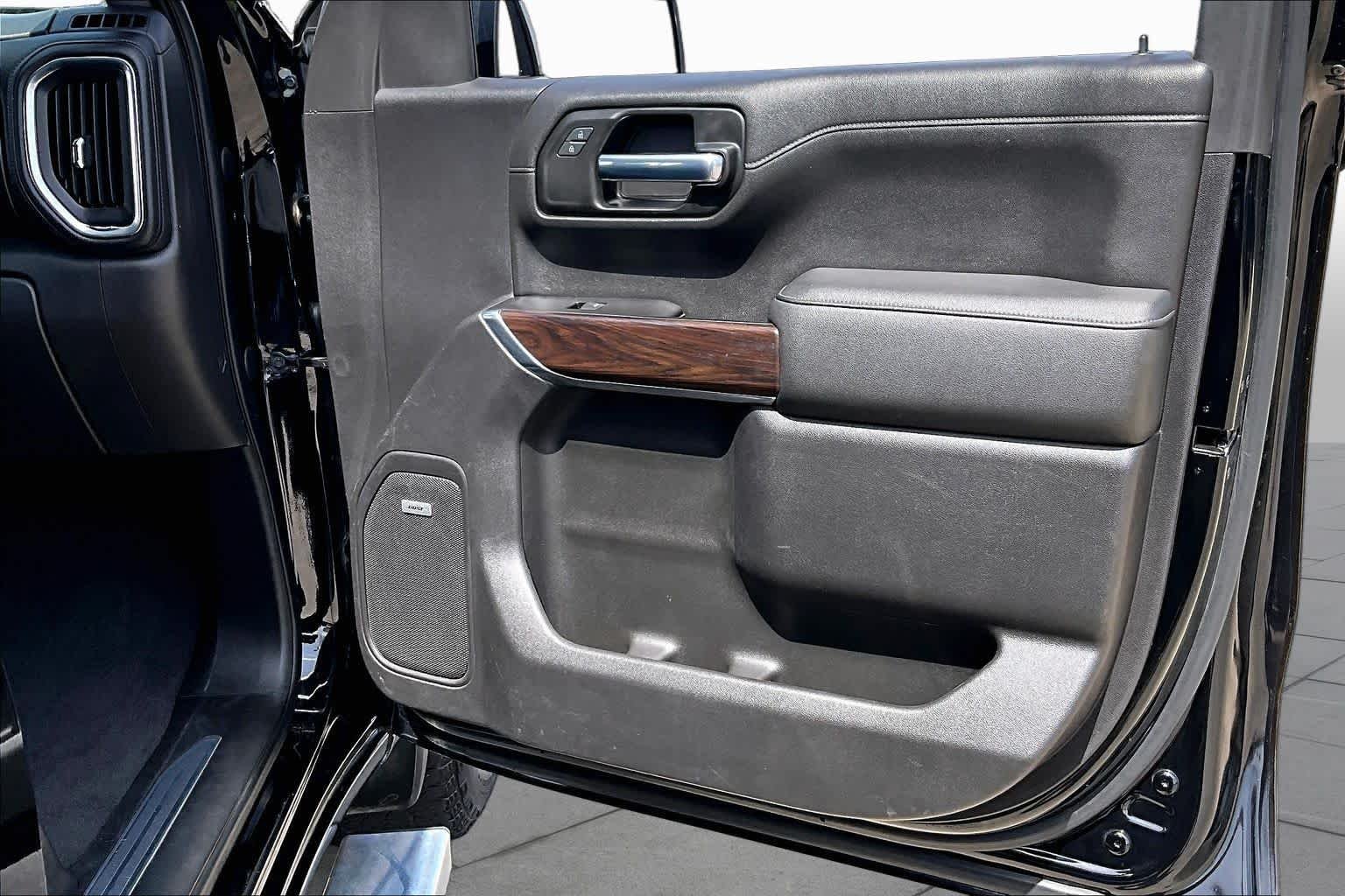 Used 2020 Onyx Black GMC SLT image 23