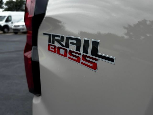 2026 Chevrolet Colorado Trail Boss - Photo 11
