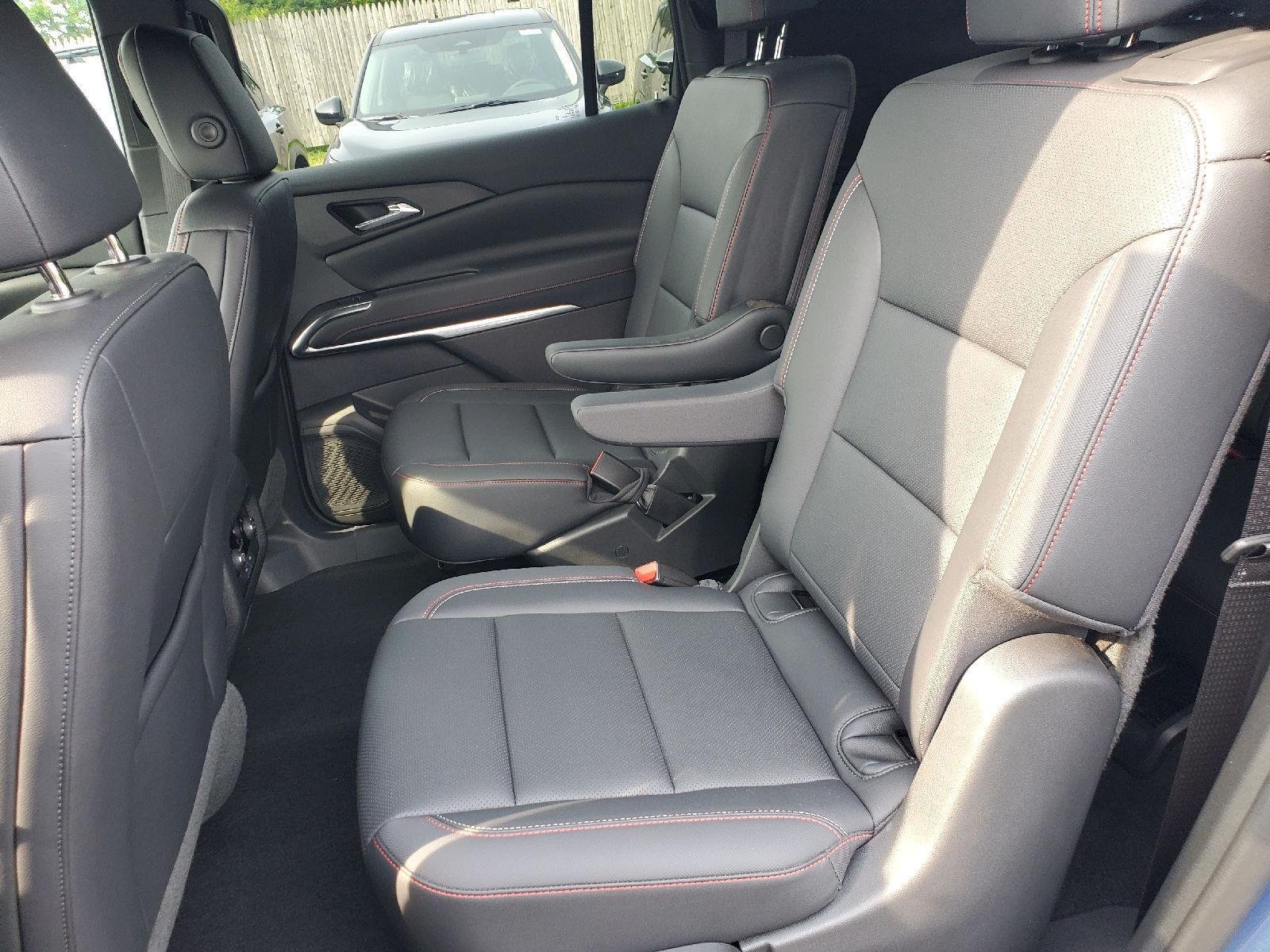 Used 2024 Lakeshore Blue Metallic Chevrolet  image 7