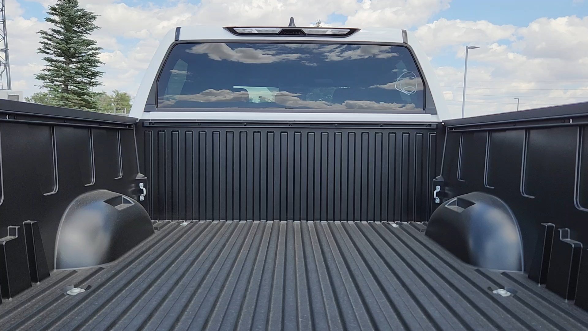 2026 Toyota Tundra SR5 - Photo 18