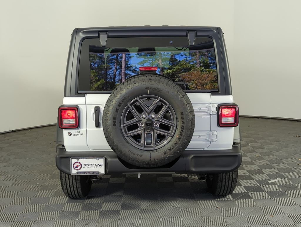 New 2026 Bright White Clear-Coat Exterior Paint Jeep Sport S image 6