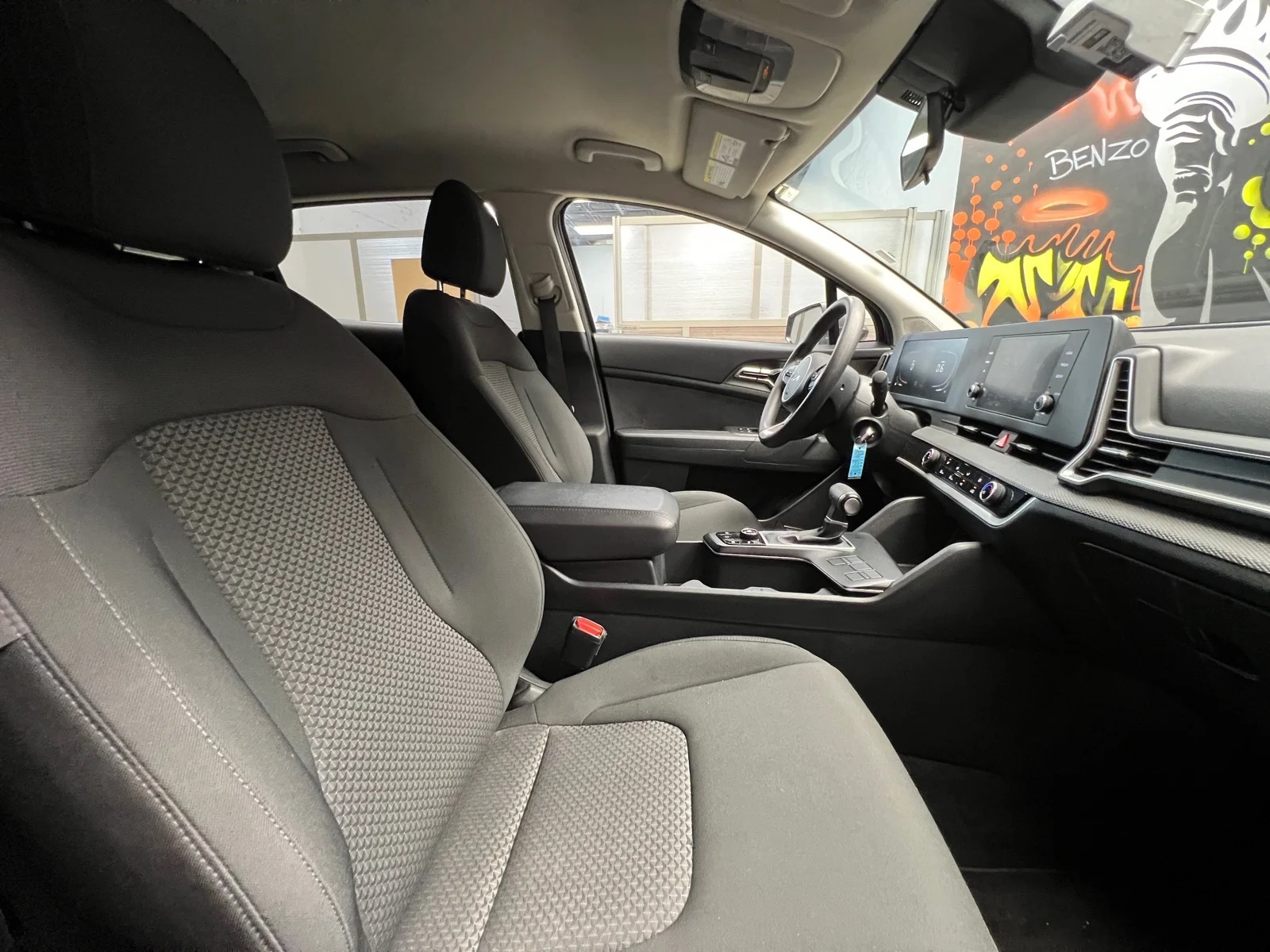 Used 2024 Gravity Gray (kdg) Kia LX image 25