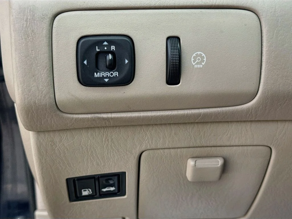 Used 2003 Blue Lexus 300 image 10