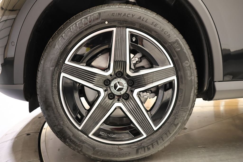 New 2026 Black Mercedes-Benz GLC 300 image 11