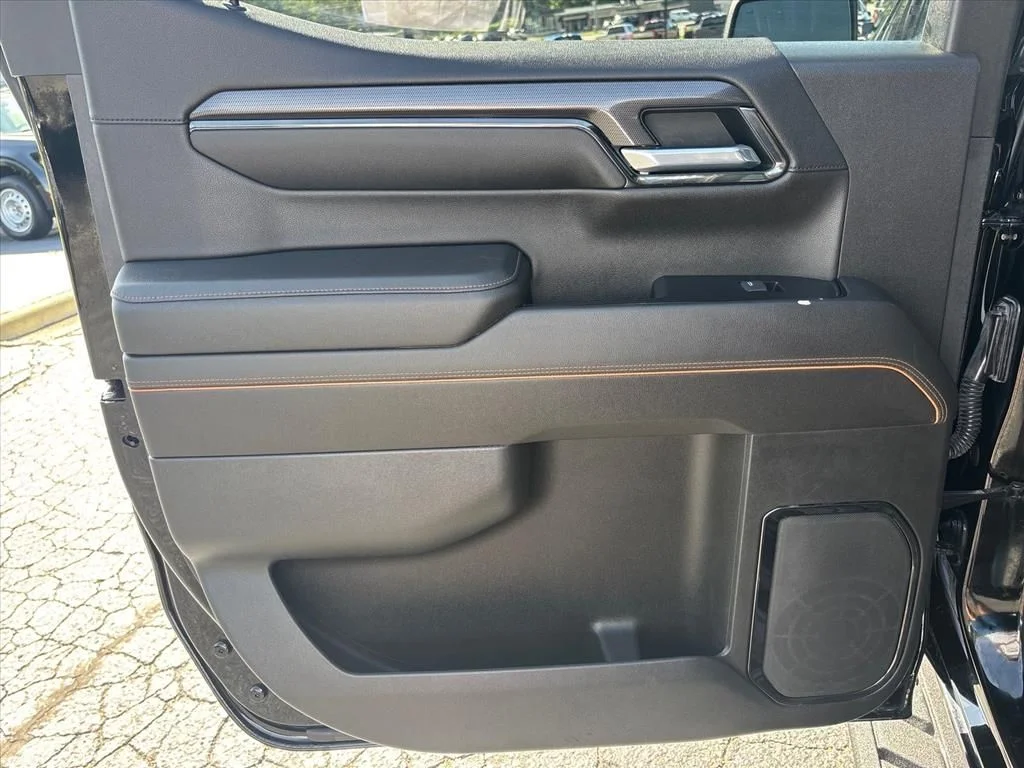 Used 2022 Black GMC AT4 image 18