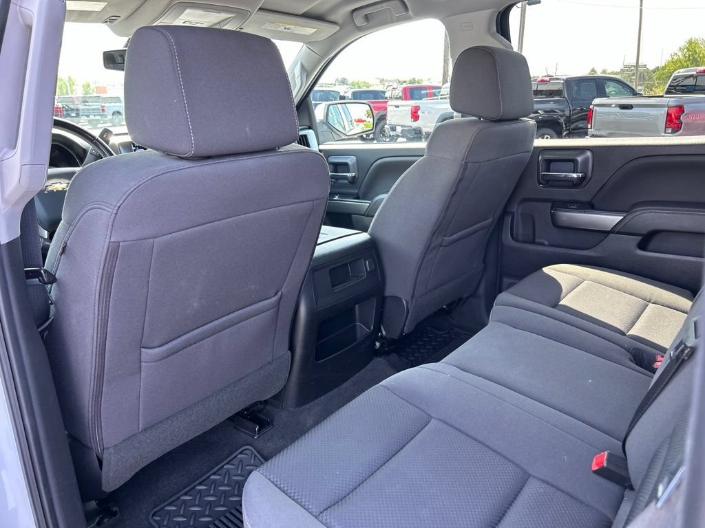 Used 2018 SUMMIT WHITE Chevrolet LT image 36