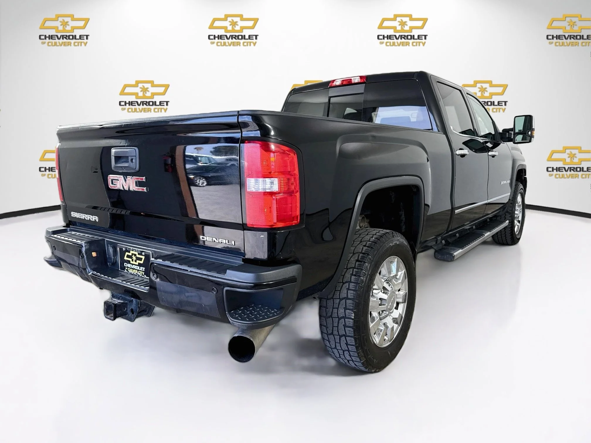 Used 2018 ONYX BLACK GMC Denali image 8