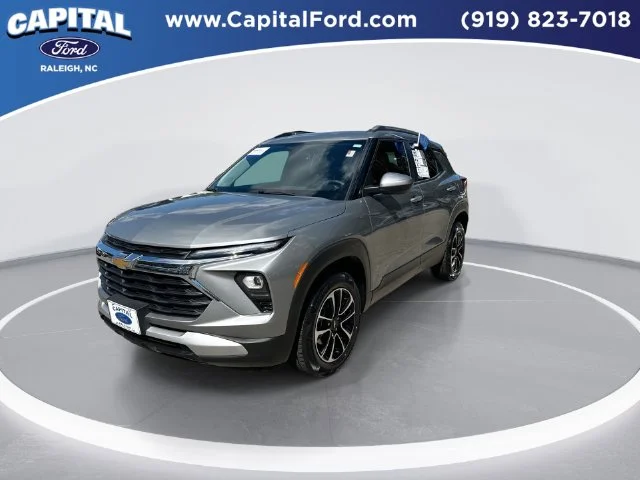 Used 2025 Gray Chevrolet LT image 4