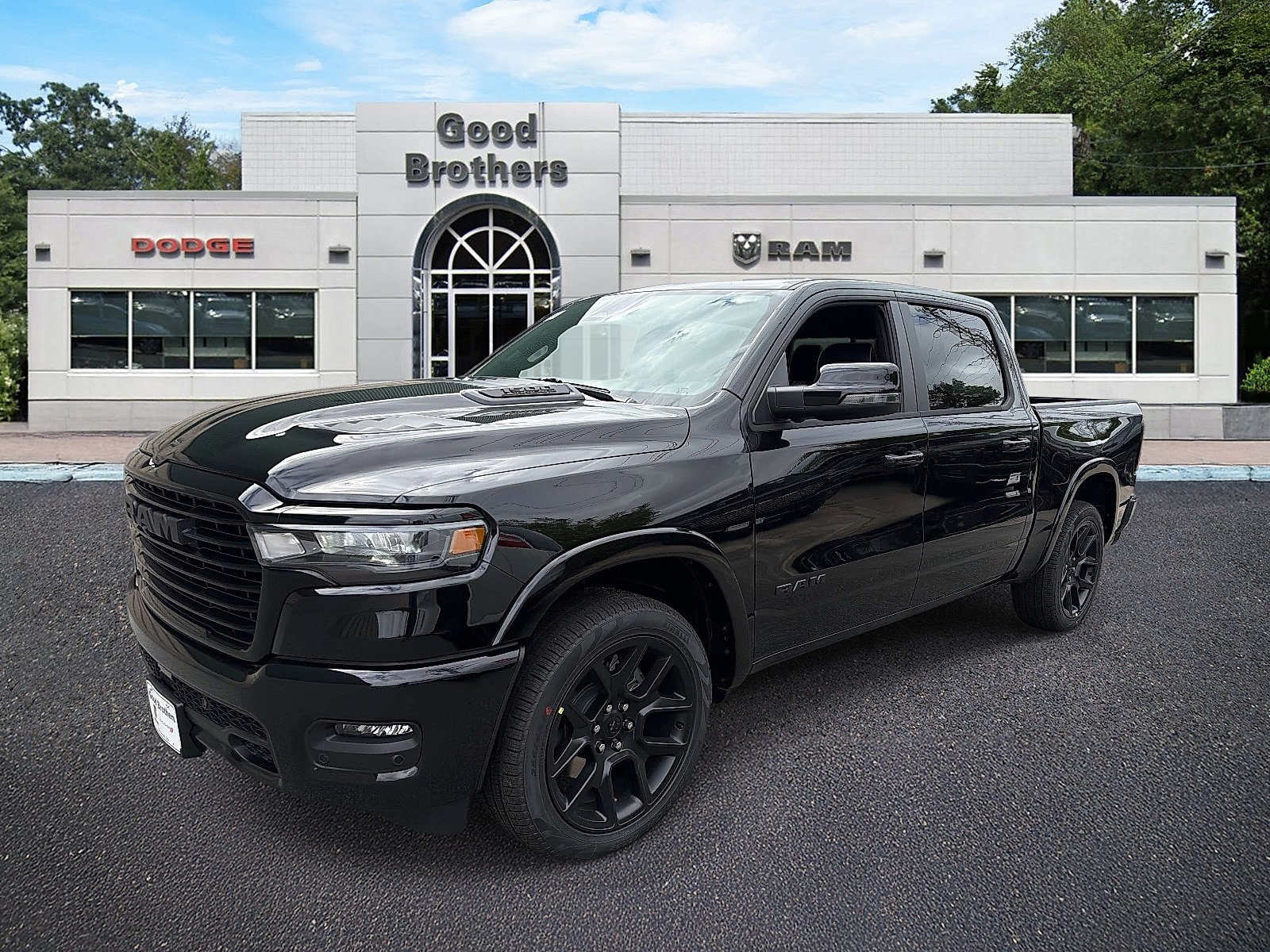 New 2027 Diamond Black Crystal Pearl-Coat Exterior Paint RAM Laramie Crew Cab 4x4 5