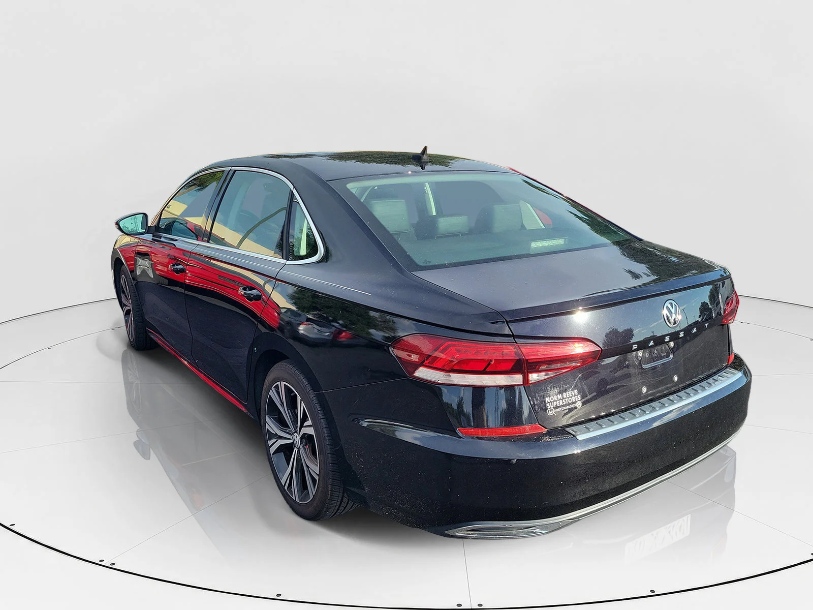 Used 2021 Deep Black Pearl Volkswagen 2.0T SE image 5