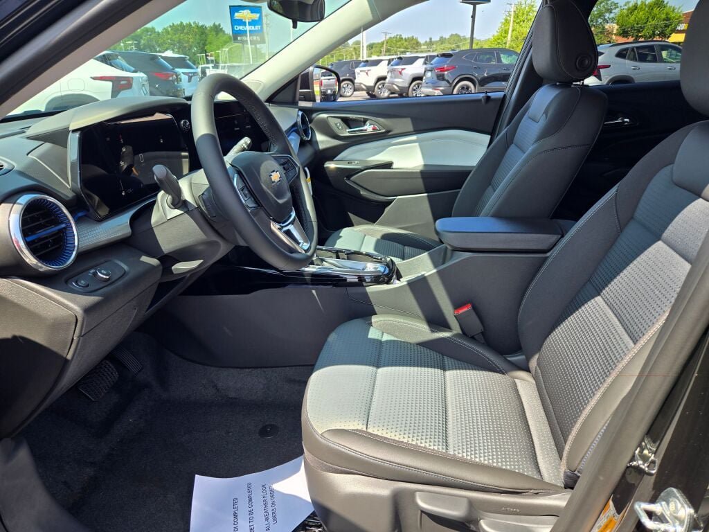 2026 Chevrolet Trax LT - Photo 15