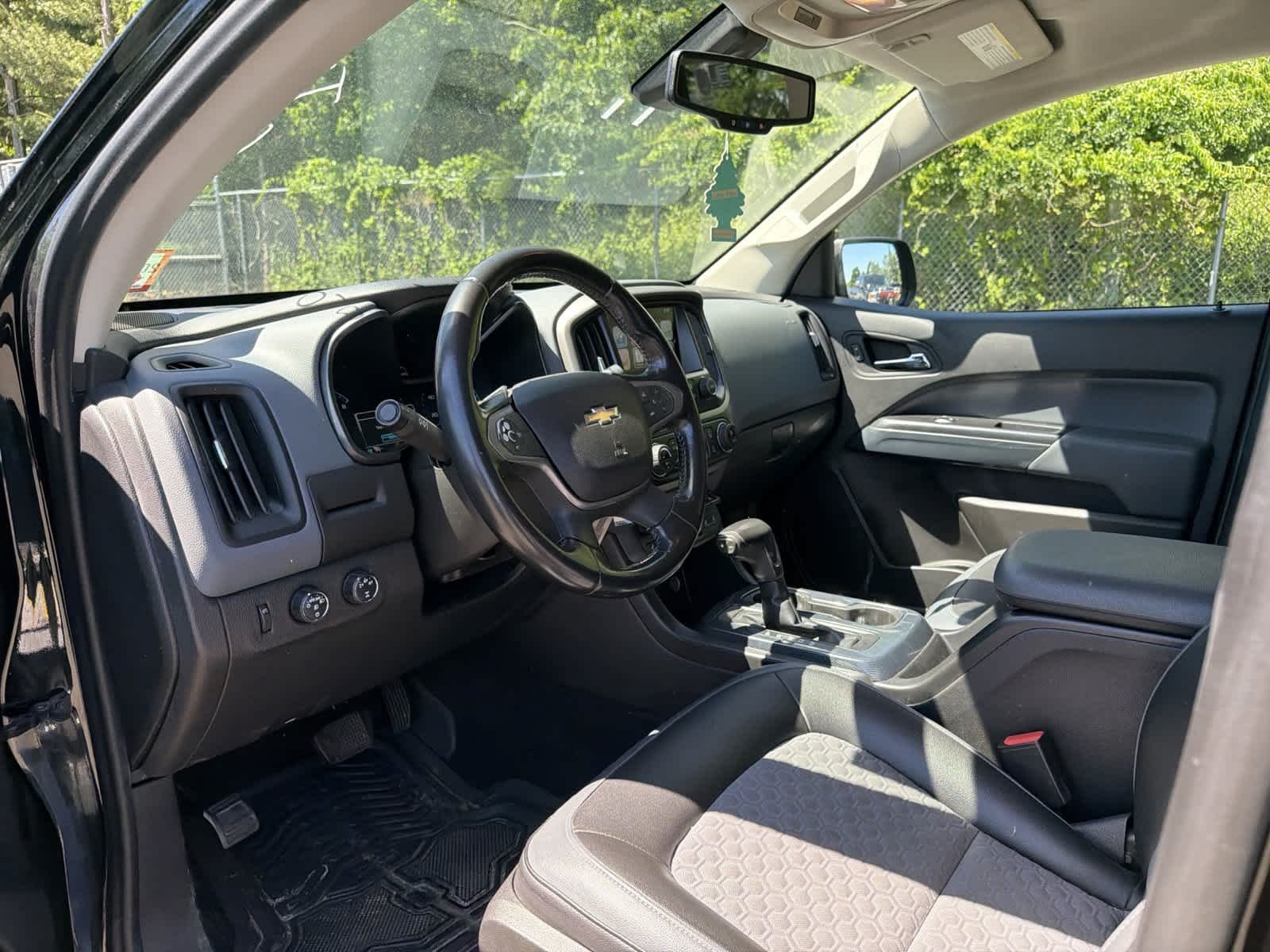 Used 2016 Black Chevrolet 4WD Z71 image 11