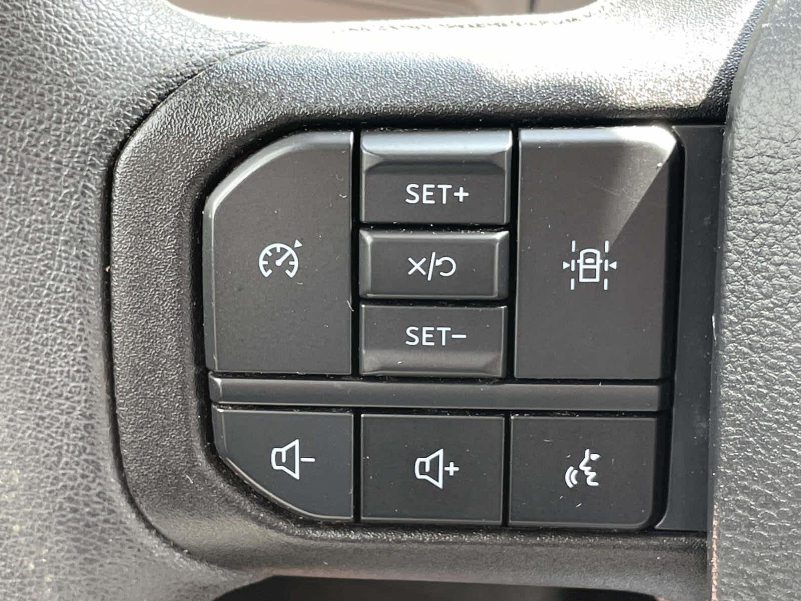 Used 2023 Oxford White Ford XL image 32