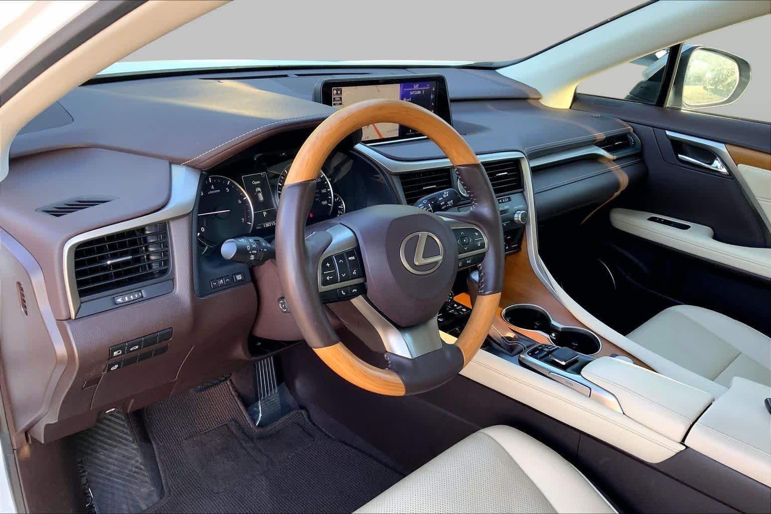 Used 2019 Eminent White Pearl Lexus  image 15