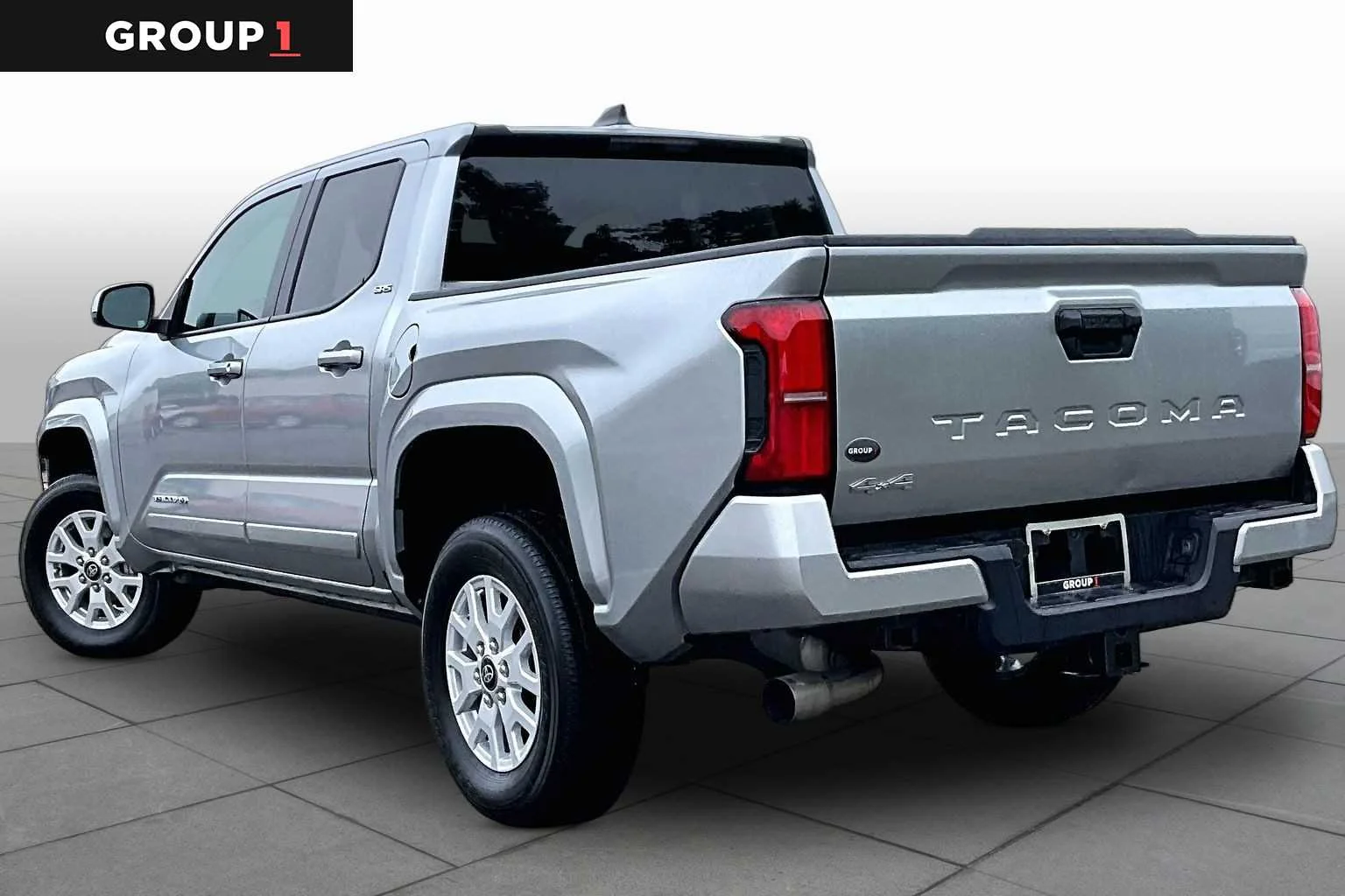 2025 Toyota Tacoma SR5 - Photo 12