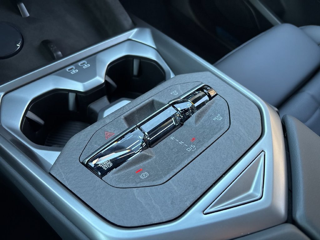 New 2027 Carbon Black Metallic BMW  image 20