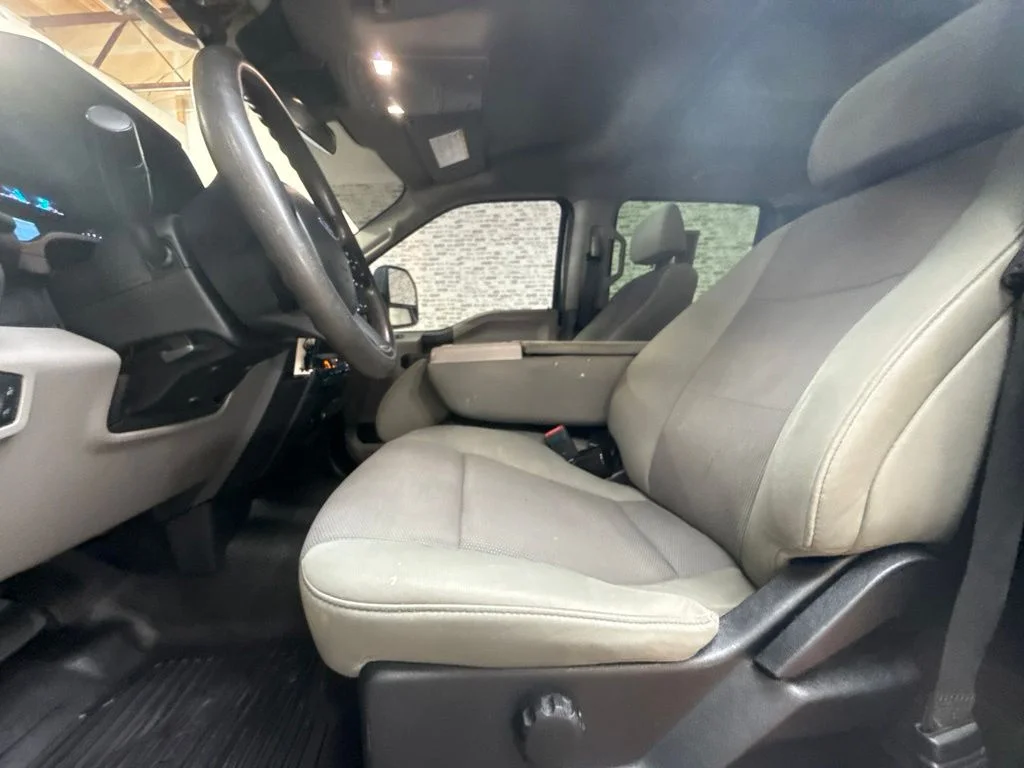 Used 2020 Stone Gray Metallic Ford XL image 23