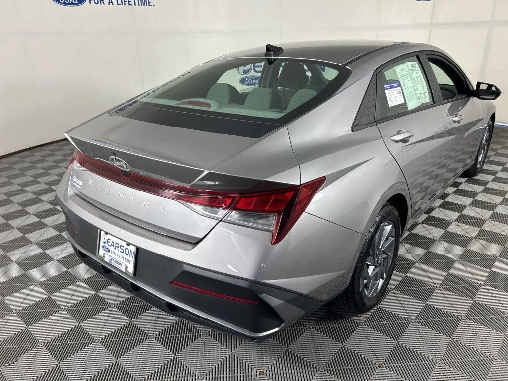 2024 Hyundai Elantra SEL - Photo 8