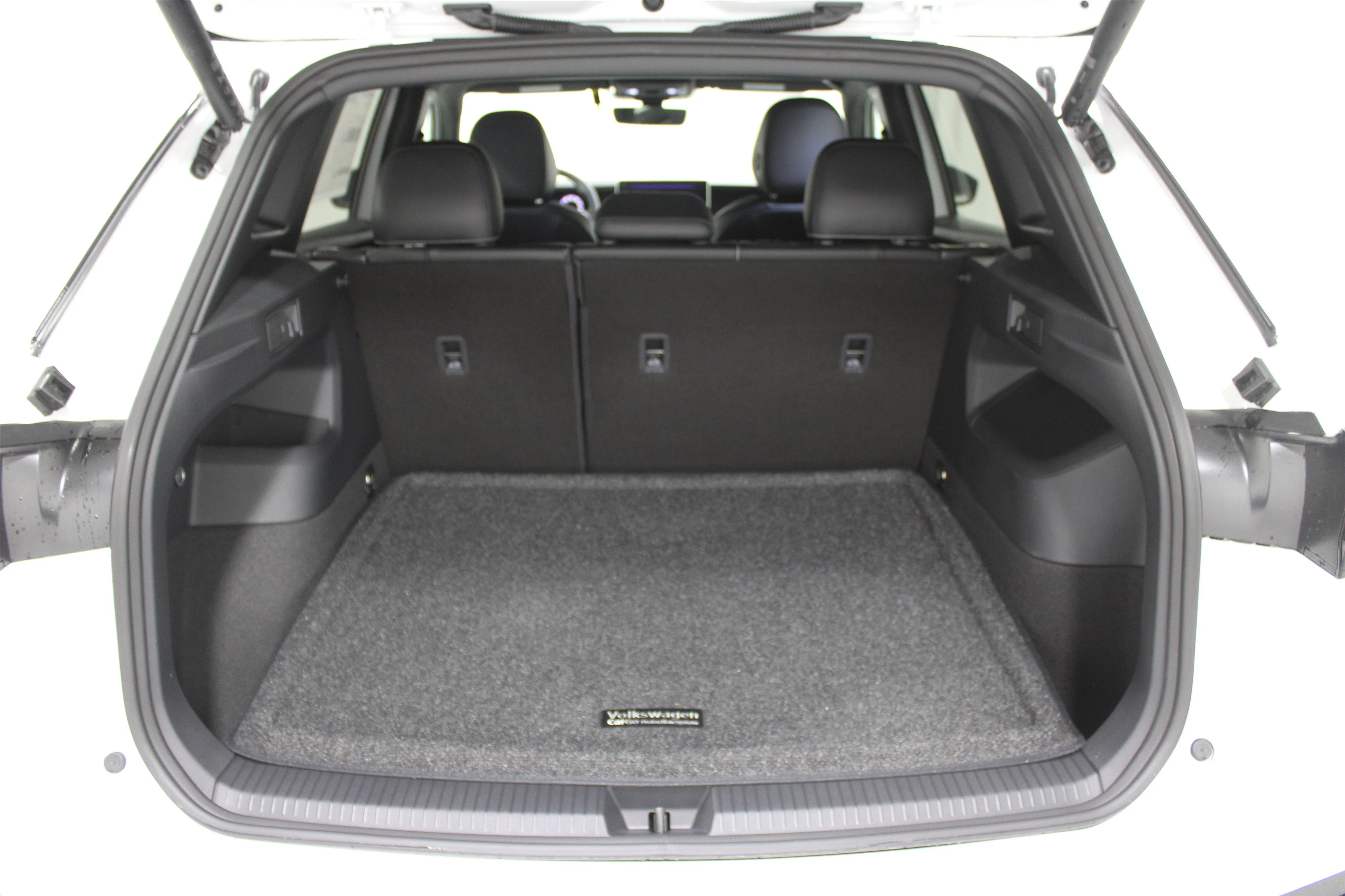 New 2026 Opal White Pearl Volkswagen SE R-Line Black image 21