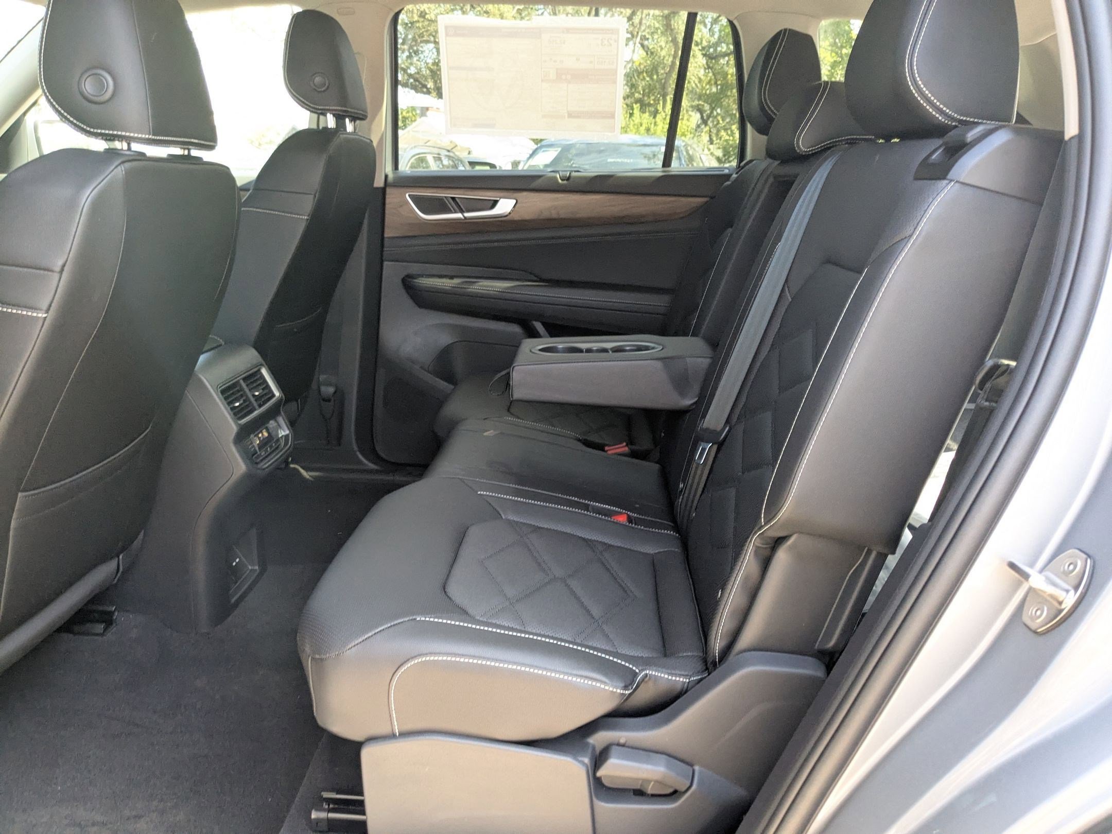 New 2026 Silver Mist Metallic Volkswagen 2.0T SE w/Technology image 15