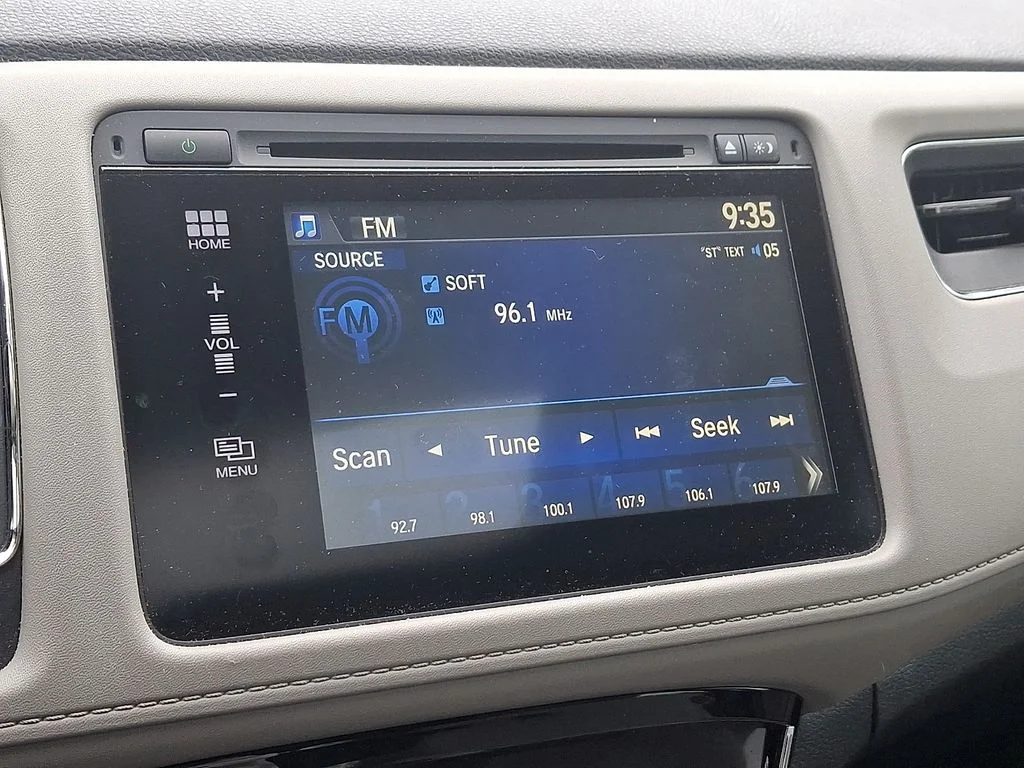 Used 2016  Honda EX image 17