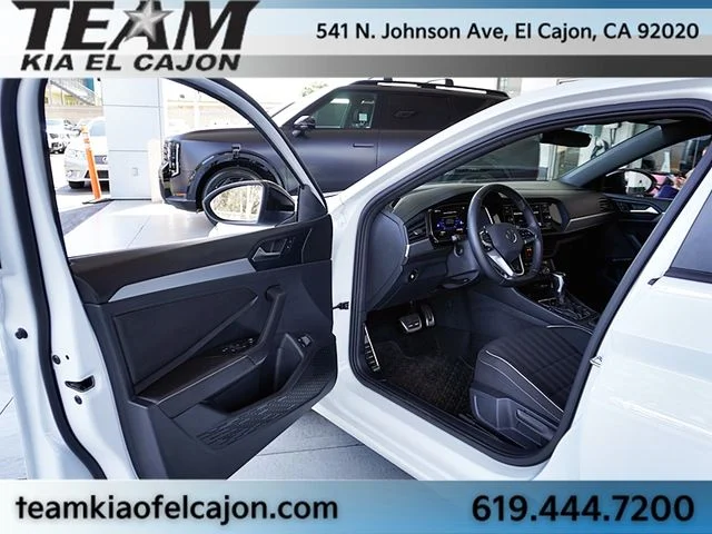 Used 2024 White Volkswagen 1.5T Sport image 33