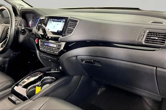 Used 2020  Honda Touring image 26