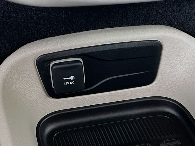 2024 Chrysler Pacifica Touring L - Photo 33