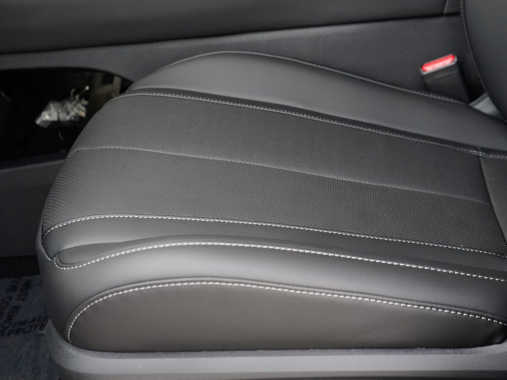 Used 2026 Mineral Black INFINITI LUXE image 19