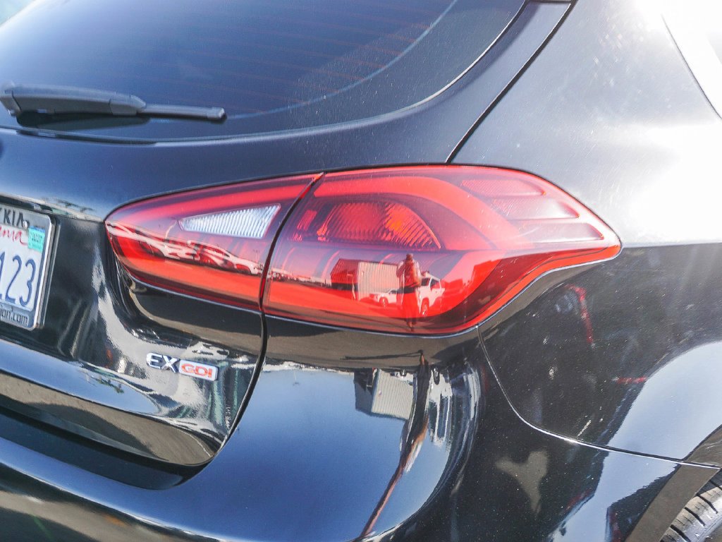 Used 2016 Black Kia EX image 7