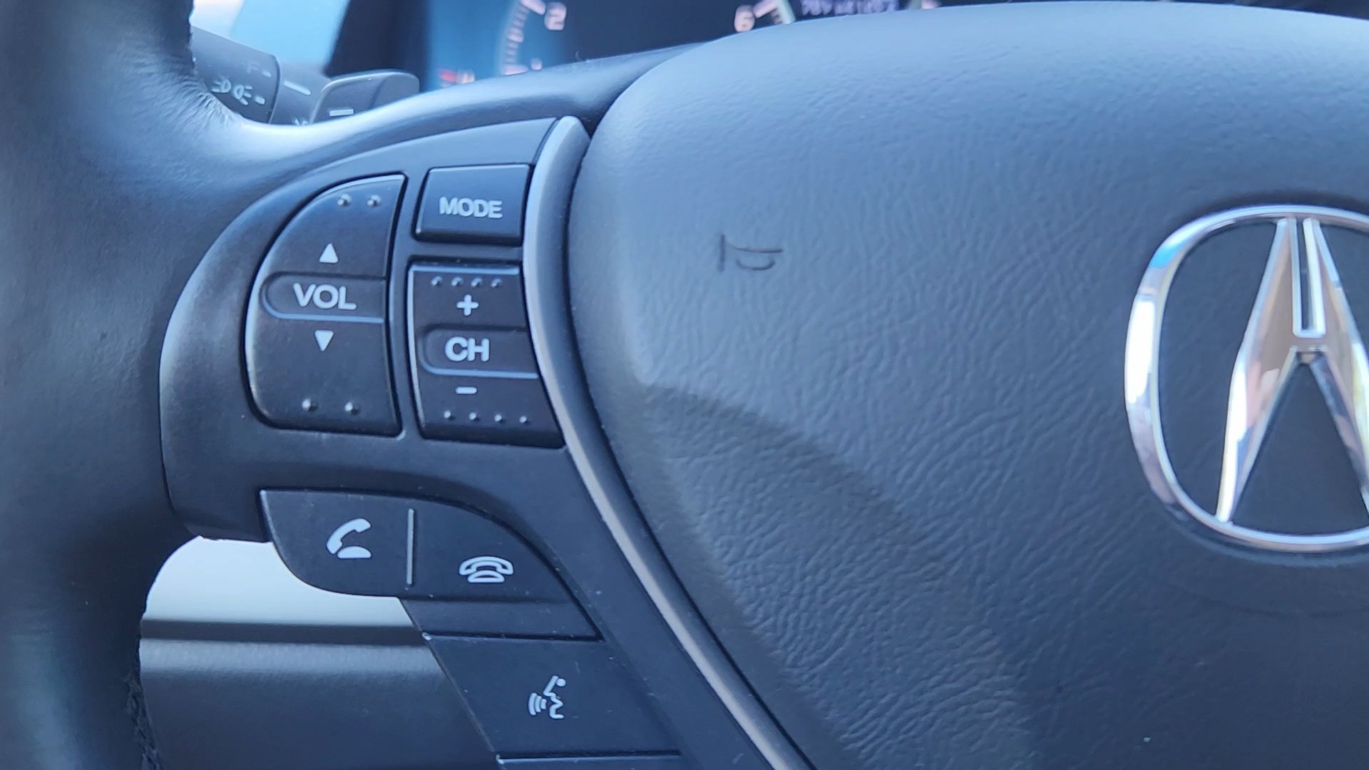 Used 2014 Crystal Black Pearl Acura Tech Pkg image 13