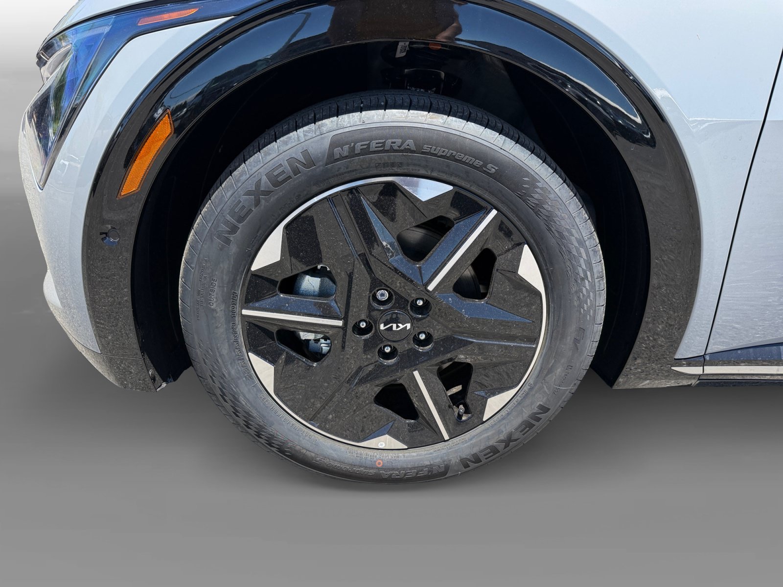 New 2026 Wolf Gray Kia Wind image 9
