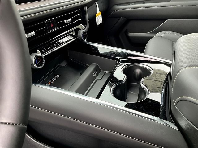 2025 Chevrolet Suburban Premier - Photo 12