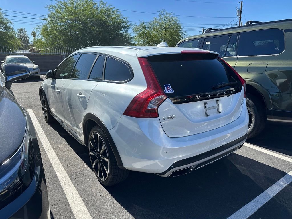 Used 2017 White Volvo T5 image 10