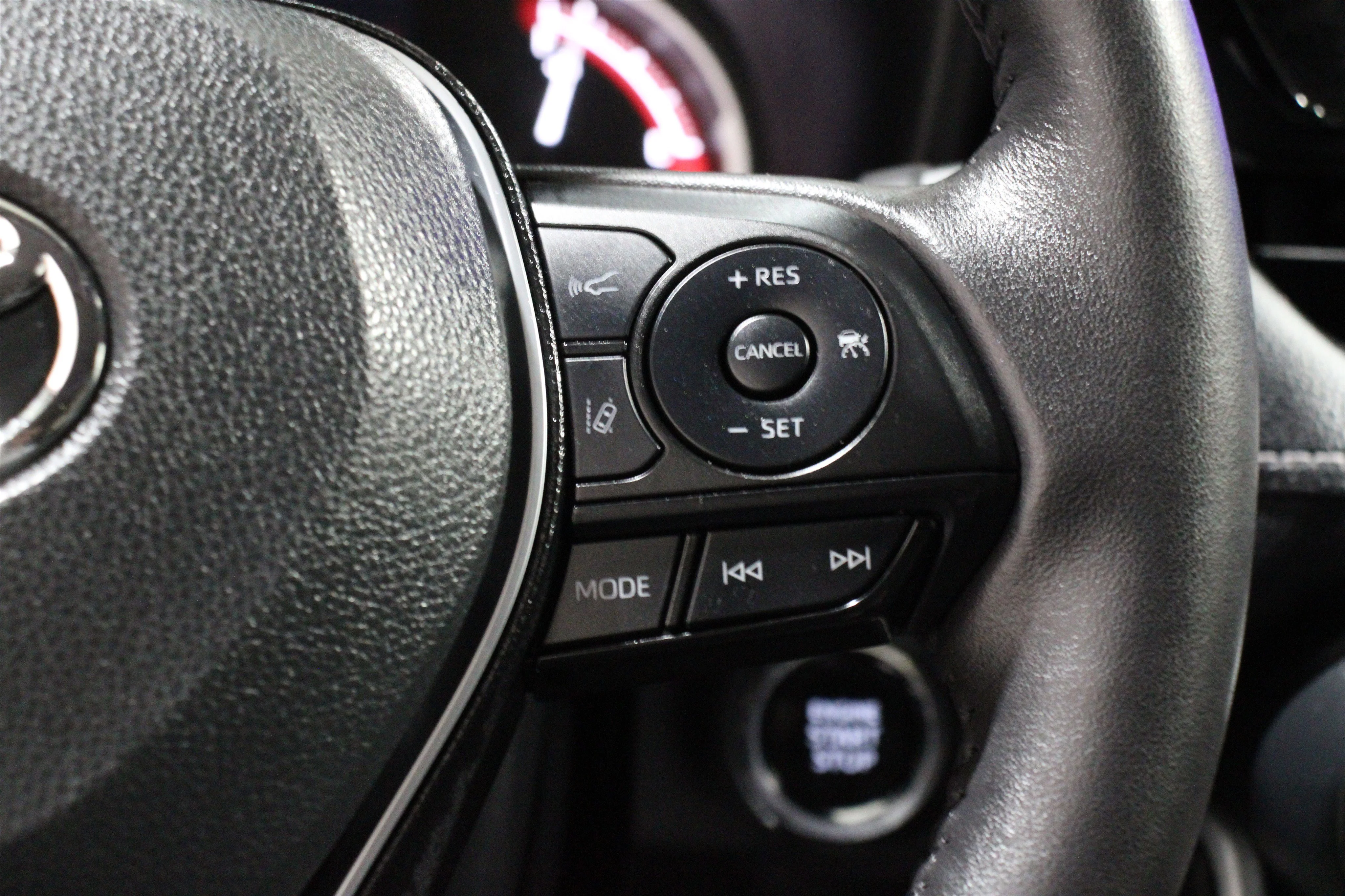 Used 2025 Gray Toyota XLE Premium image 10