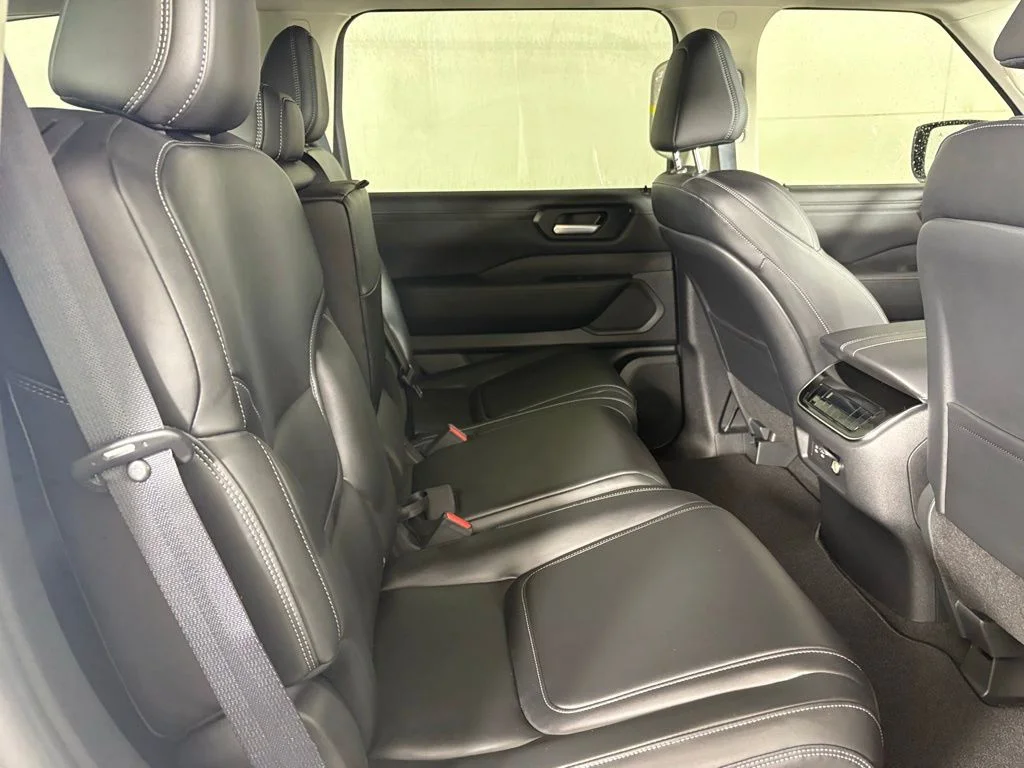 2026 Nissan Armada SV - Photo 16