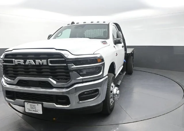 New 2026 Bright White Clear-Coat Exterior Paint RAM Tradesman image 4