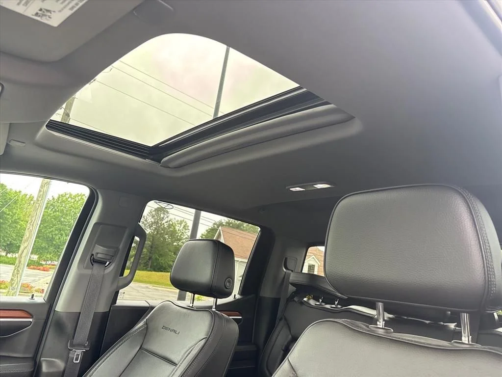 Used 2022 Black GMC Denali image 37