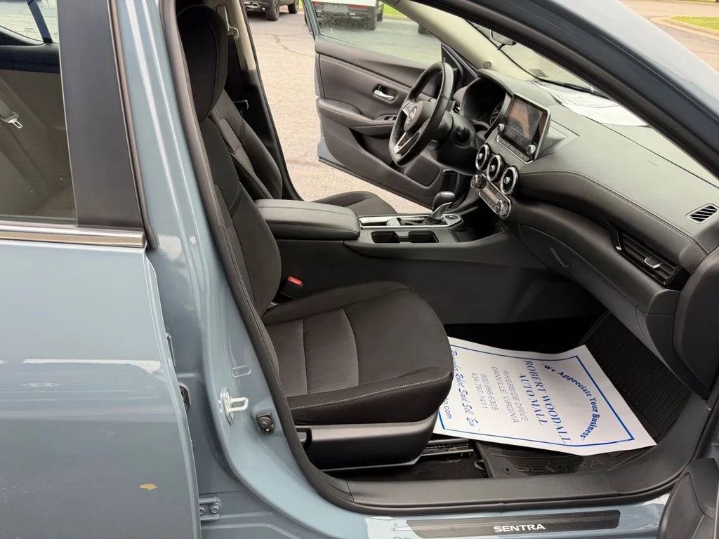Used 2025 Gray Nissan SV image 18