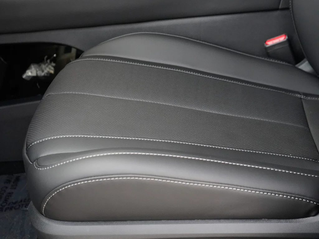 Certified Used 2026 Mineral Black INFINITI LUXE image 19