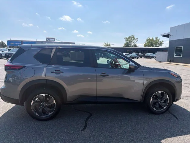 Used 2024 Gray Nissan SV image 4