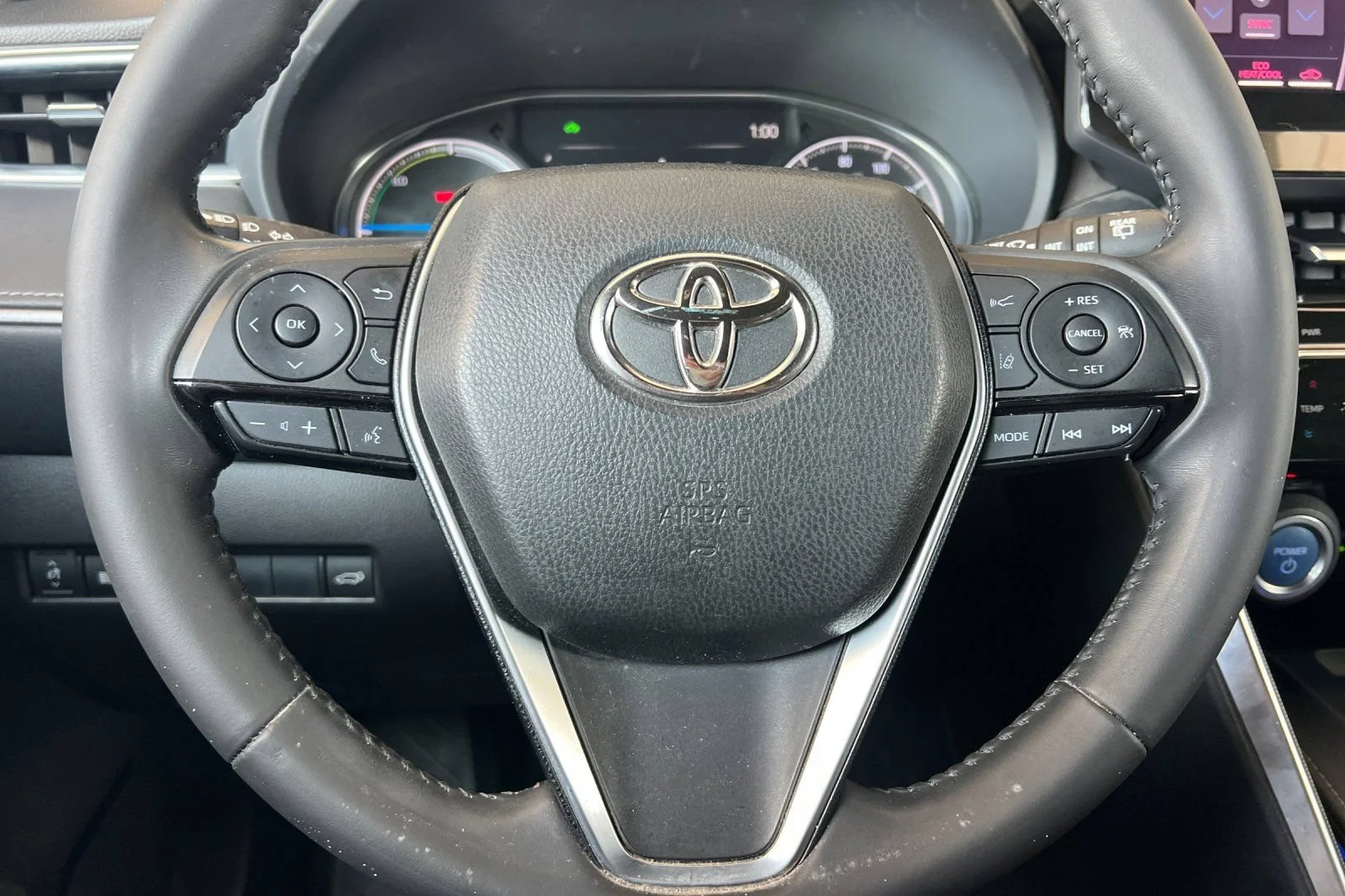 Used 2021  Toyota LE image 24