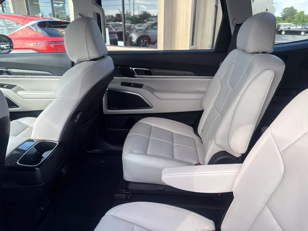 Used 2024 Black Kia SX image 36