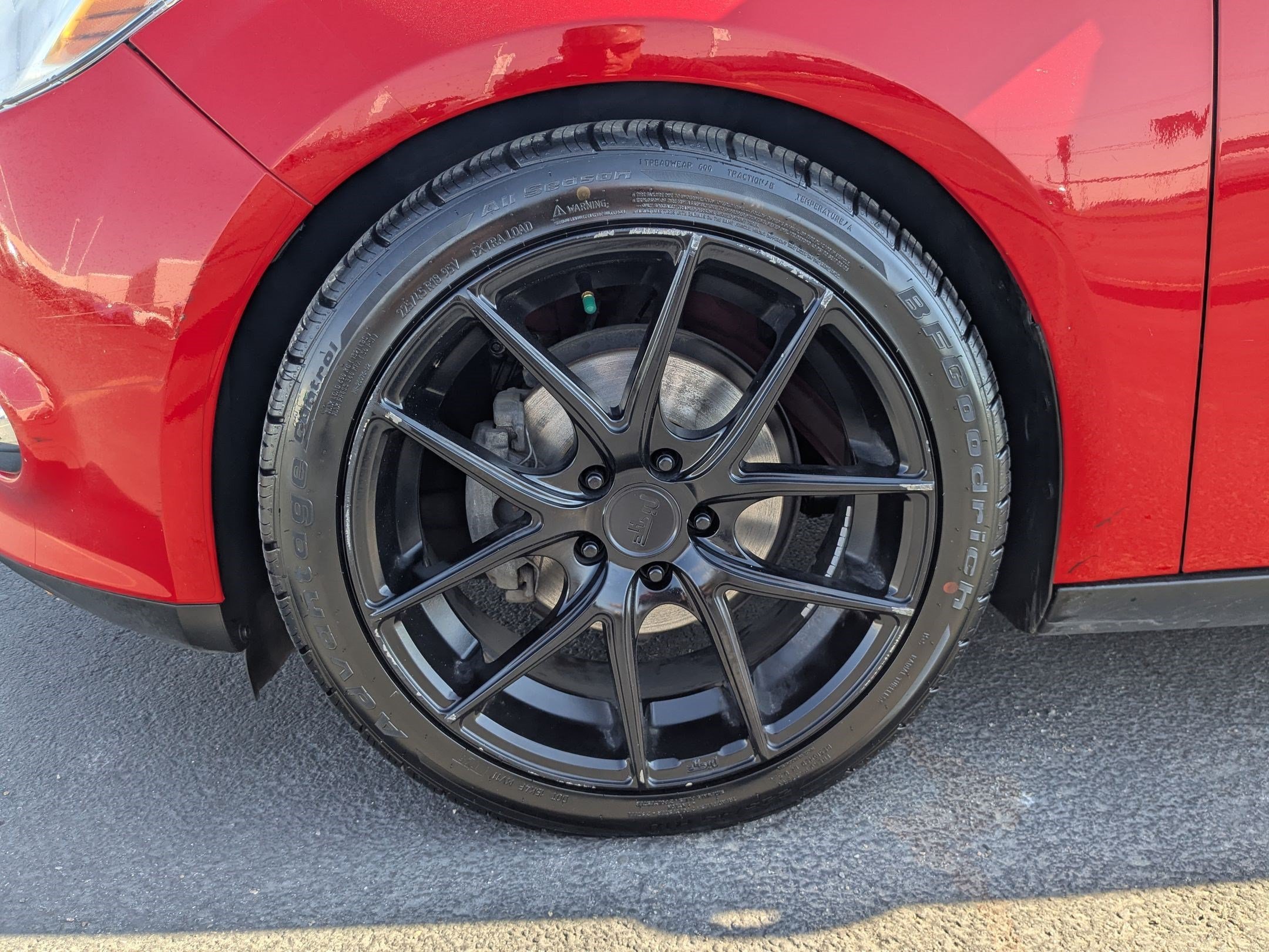 Used 2012 Race Red Ford SEL image 31