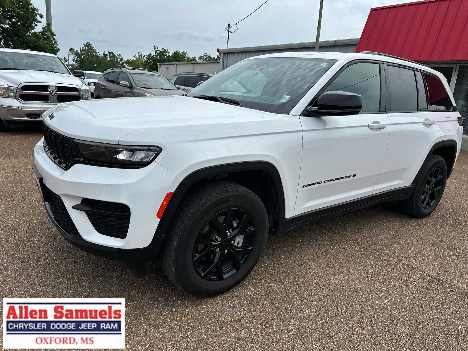 Certified Used 2025 Bright White Clearcoat Jeep Altitude image 7