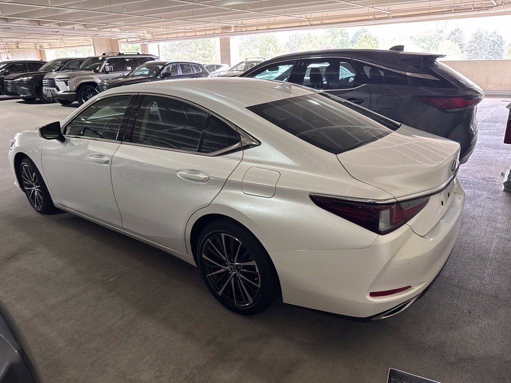 Certified Used 2025 White Lexus 350 image 4