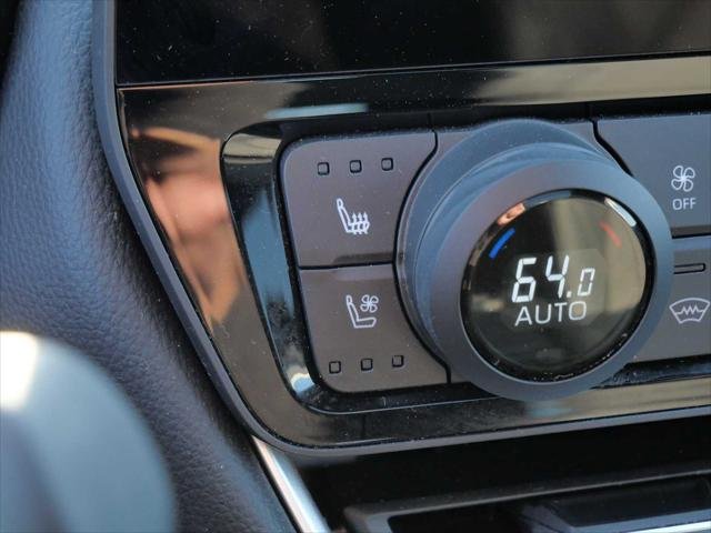 Certified Used 2026 WIND CHILL PEARL Toyota  image 30