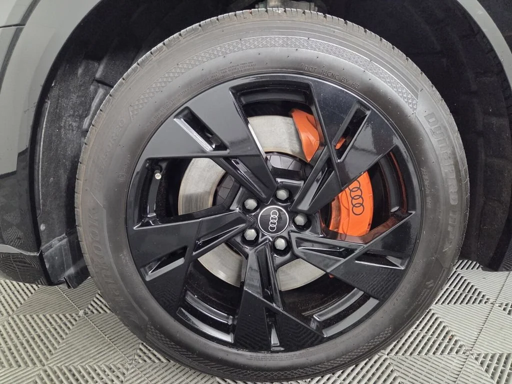 Used 2022 Brilliant Black Audi Premium image 7