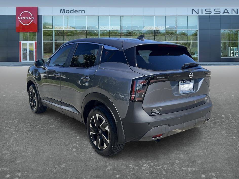 Used 2025 Gun Metallic Nissan SV image 7