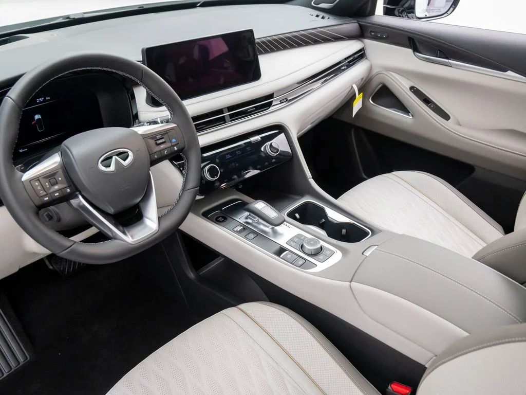 New 2027 2T RAD WHT INFINITI Autograph AWD image 11